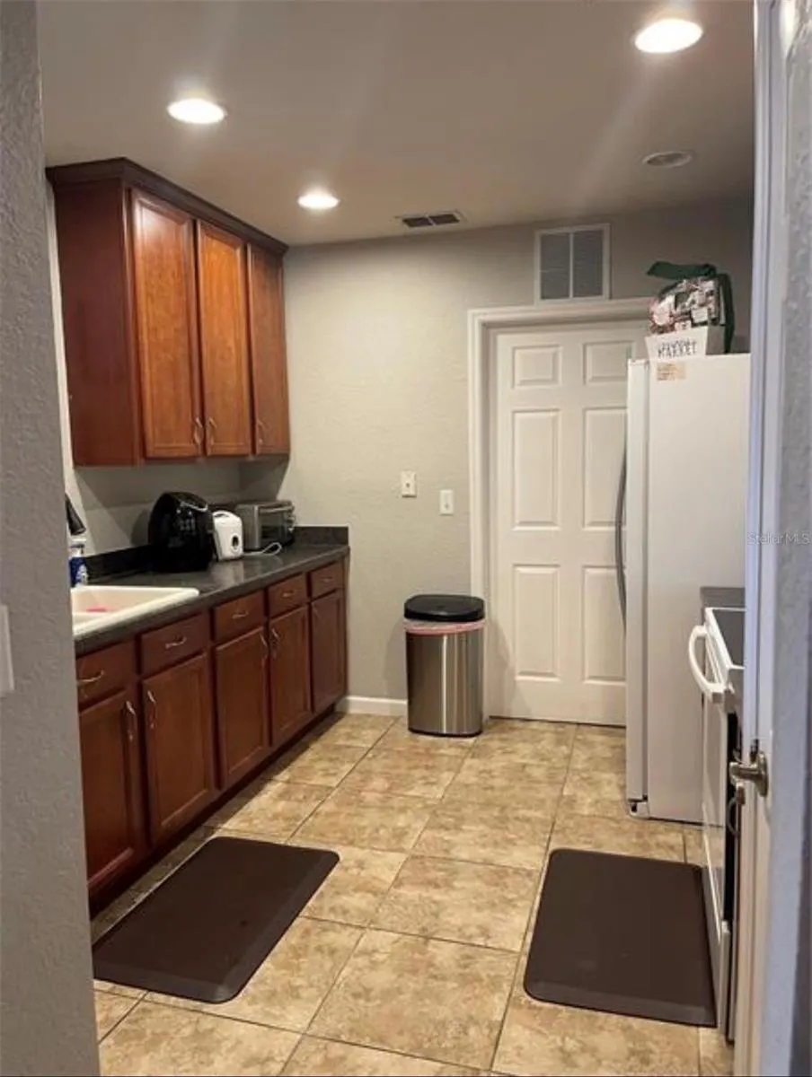 3351 WHITESTONE CIR #301 #301