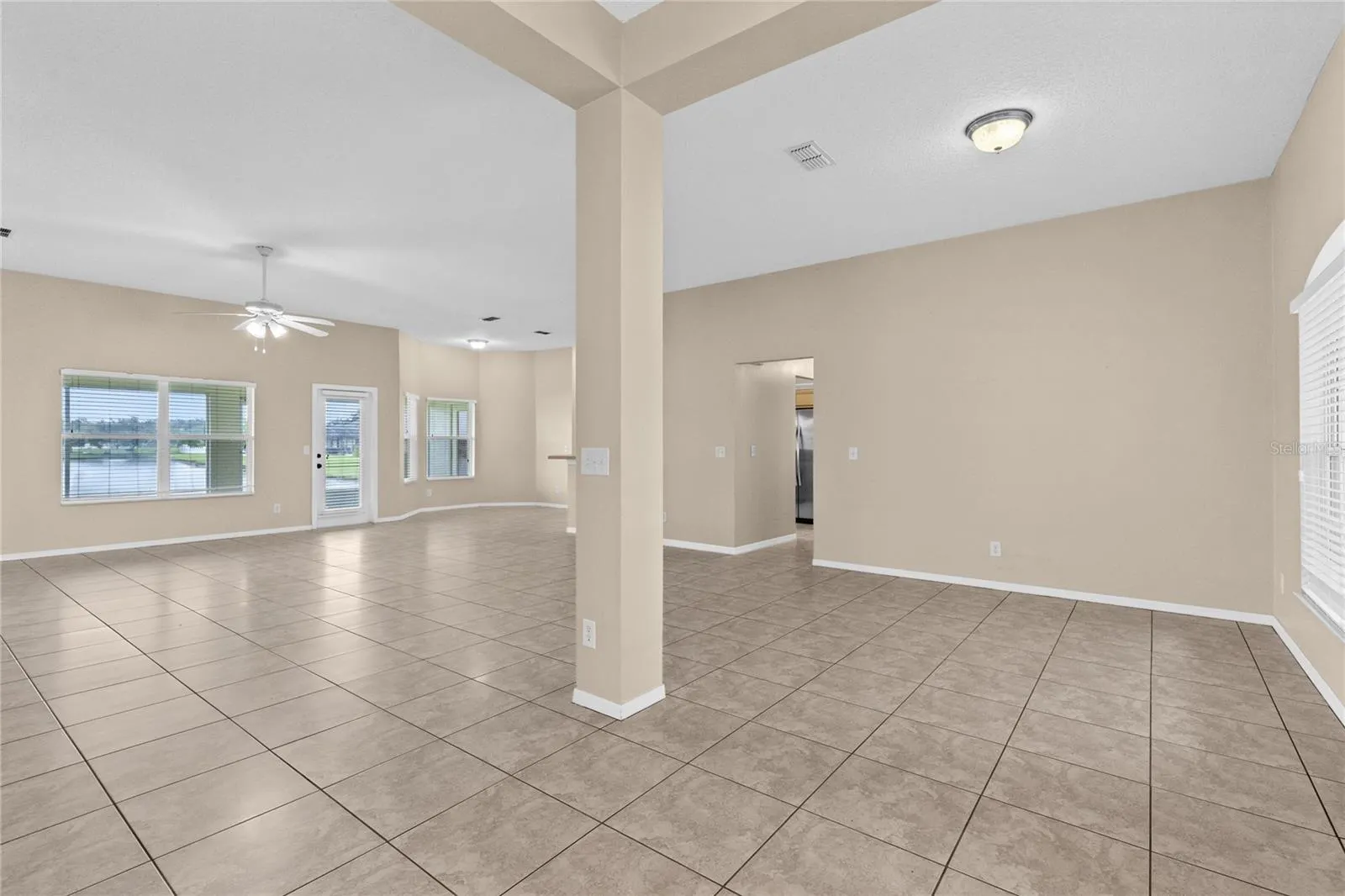 3235 LORIMAR LN