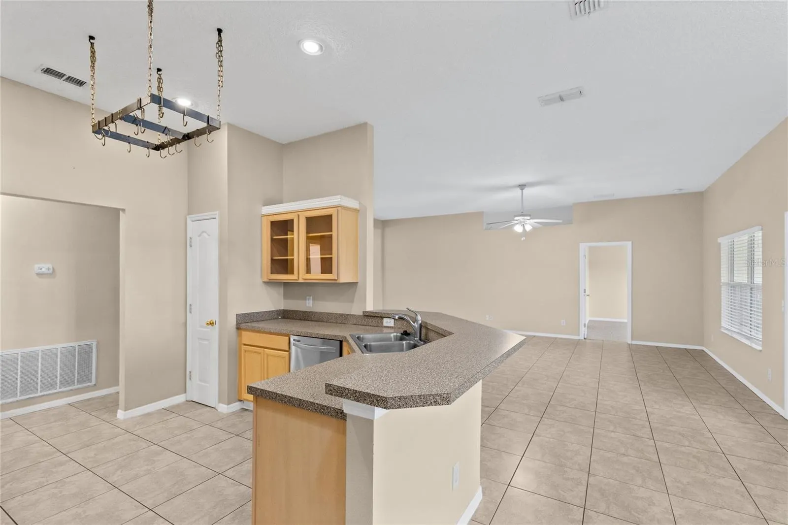 3235 LORIMAR LN