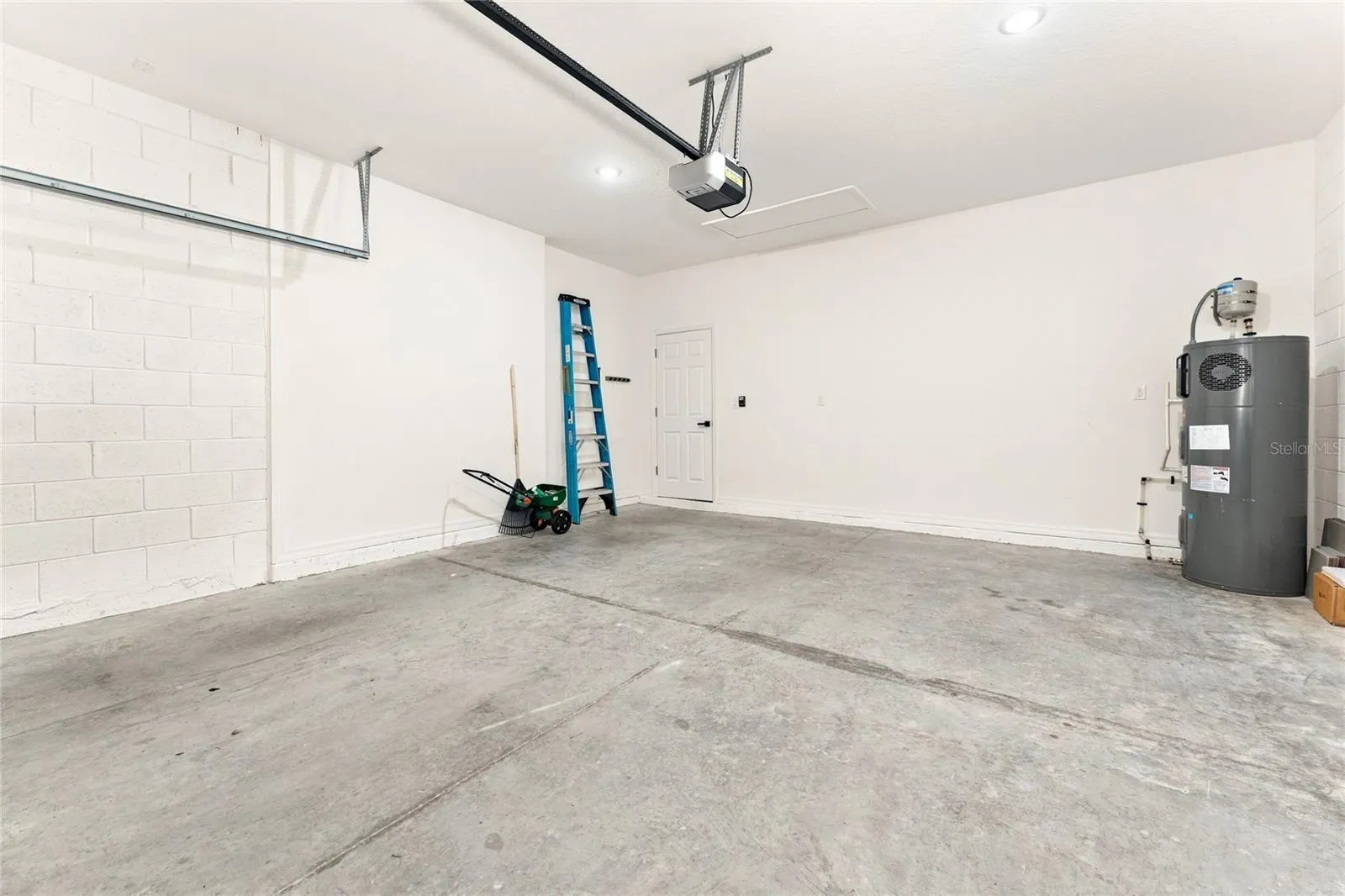 646 DUKE DR