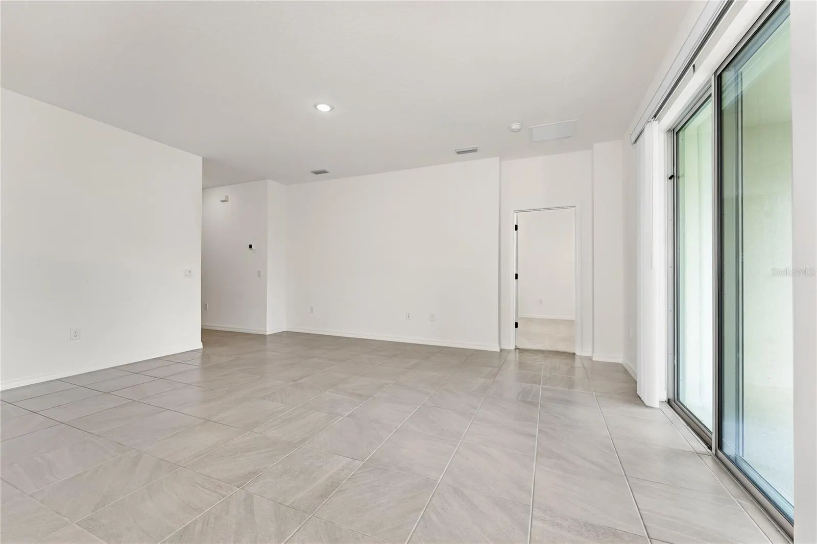 646 DUKE DR