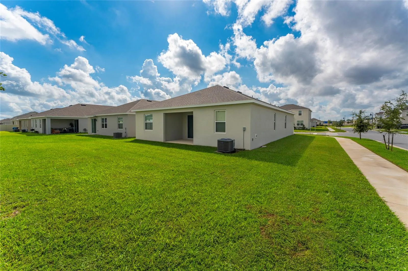 646 DUKE DR