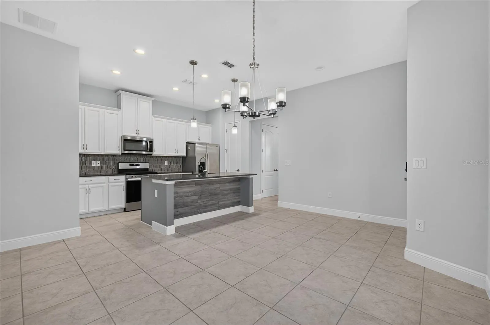 2521 YELLOW BRICK RD