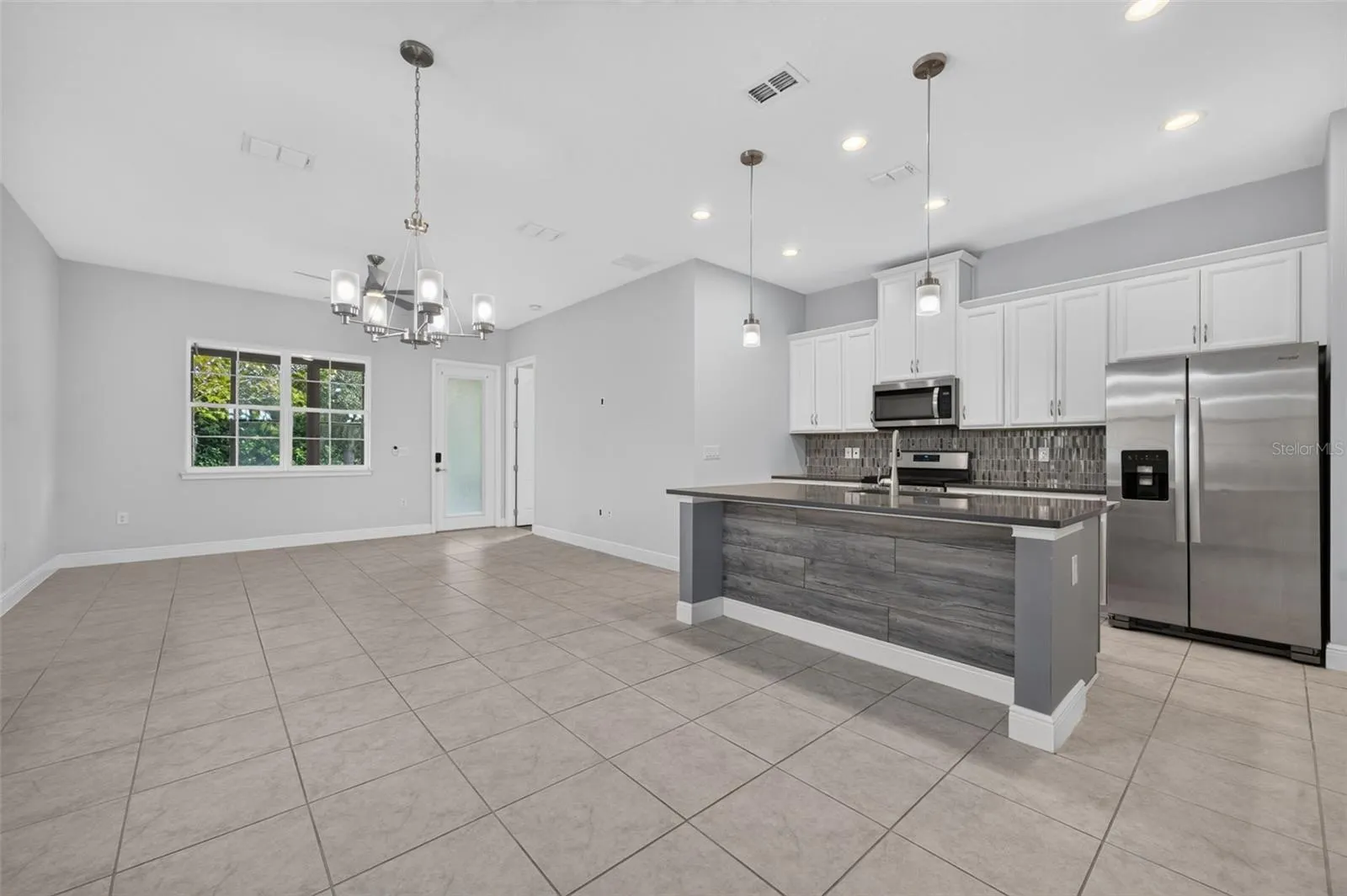 2521 YELLOW BRICK RD