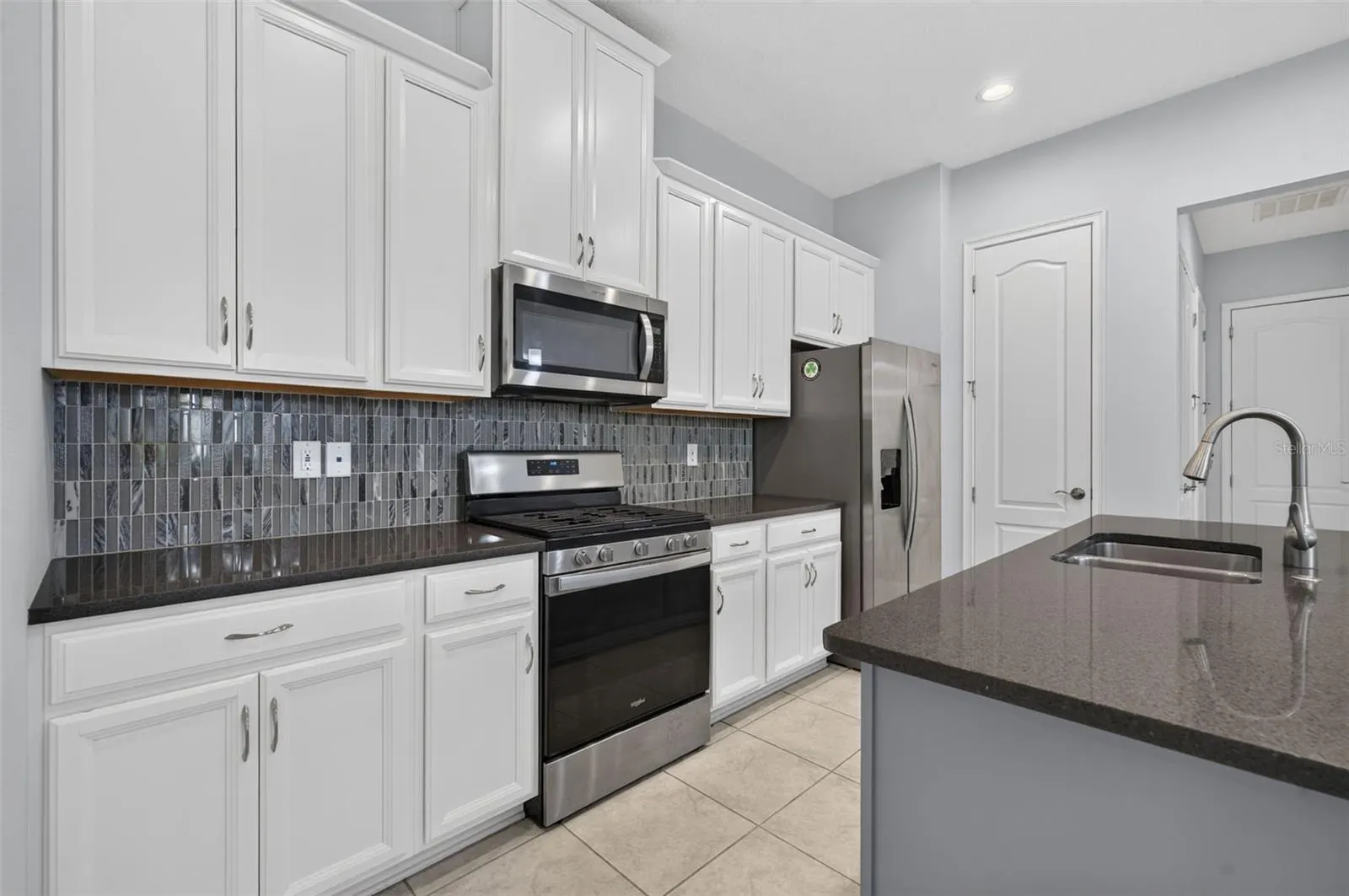 2521 YELLOW BRICK RD