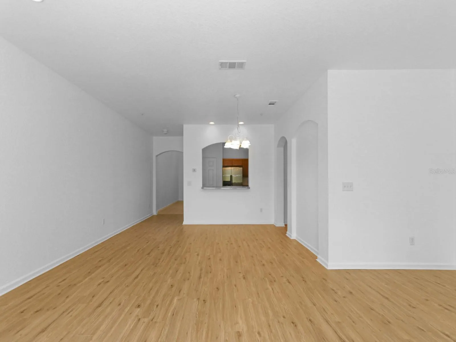 3006 THORNTON DR