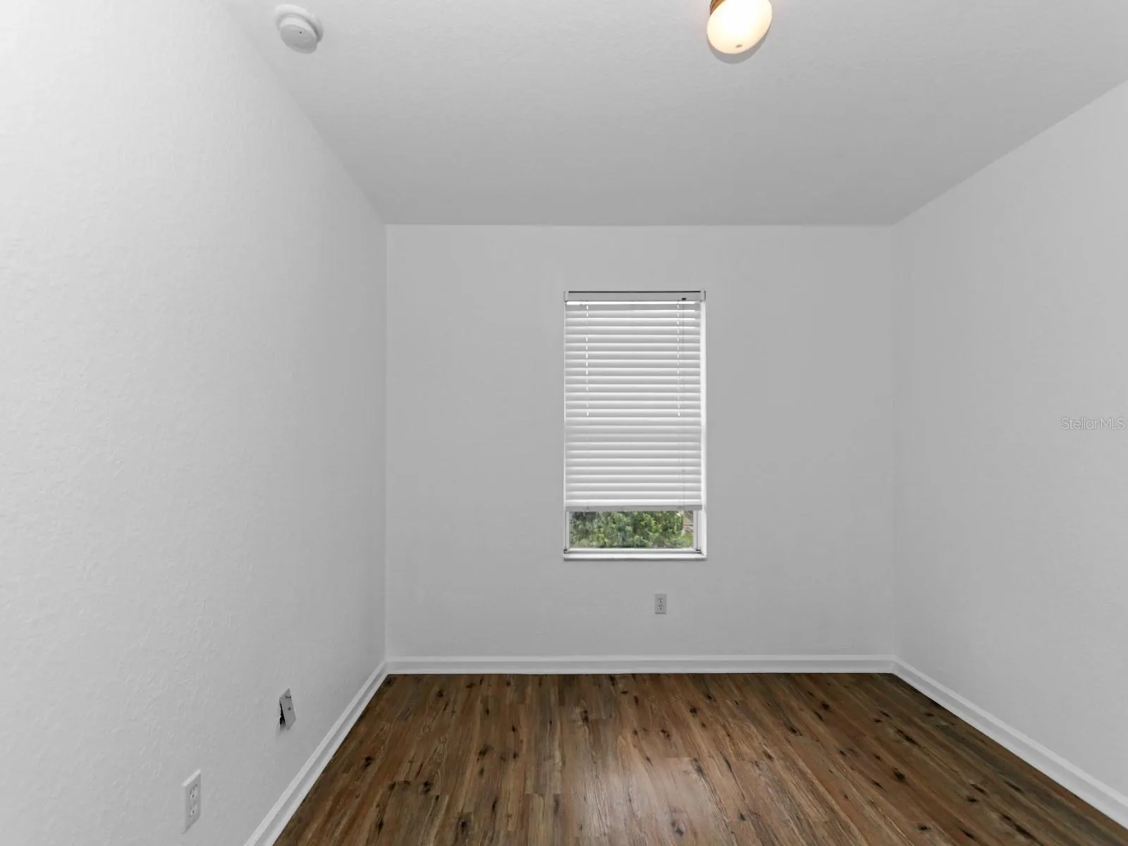 3006 THORNTON DR