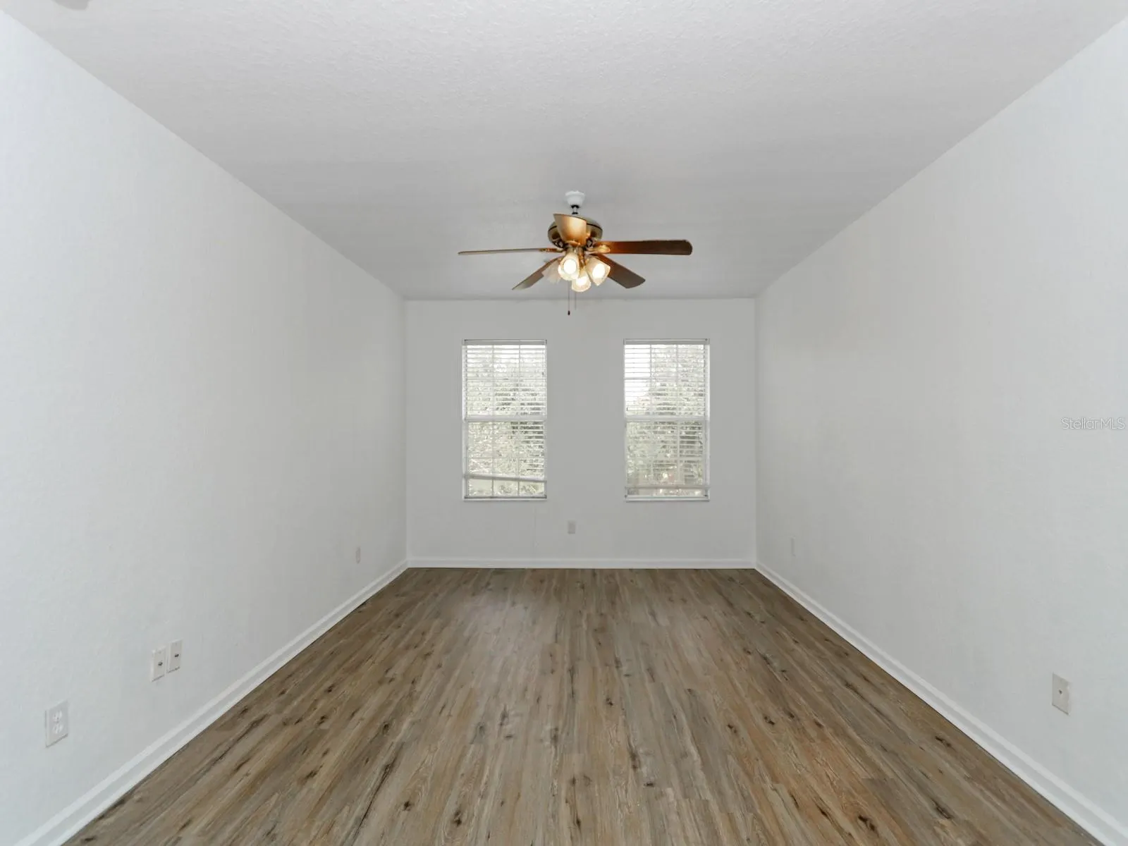 3006 THORNTON DR