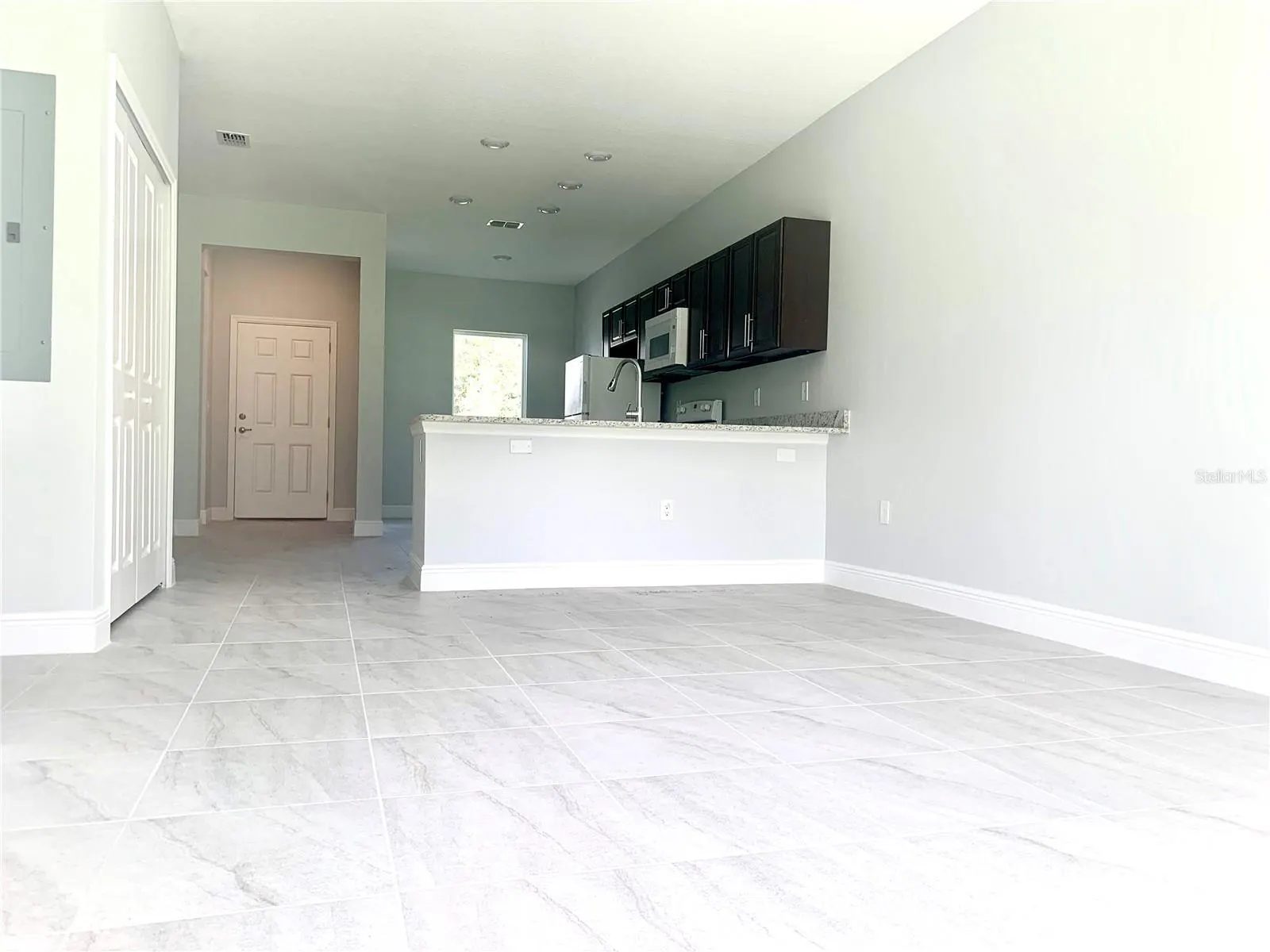 746 CAMEL CT