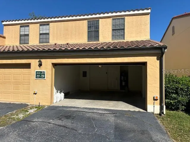 727 SIENA PALM DR