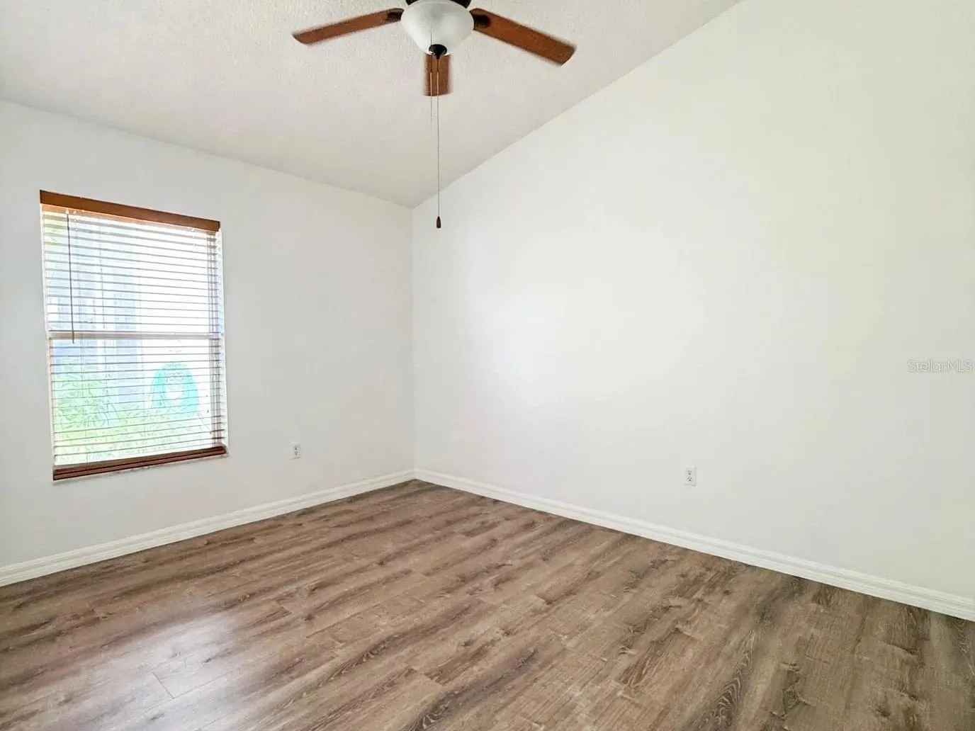 142 HARWOOD CIR