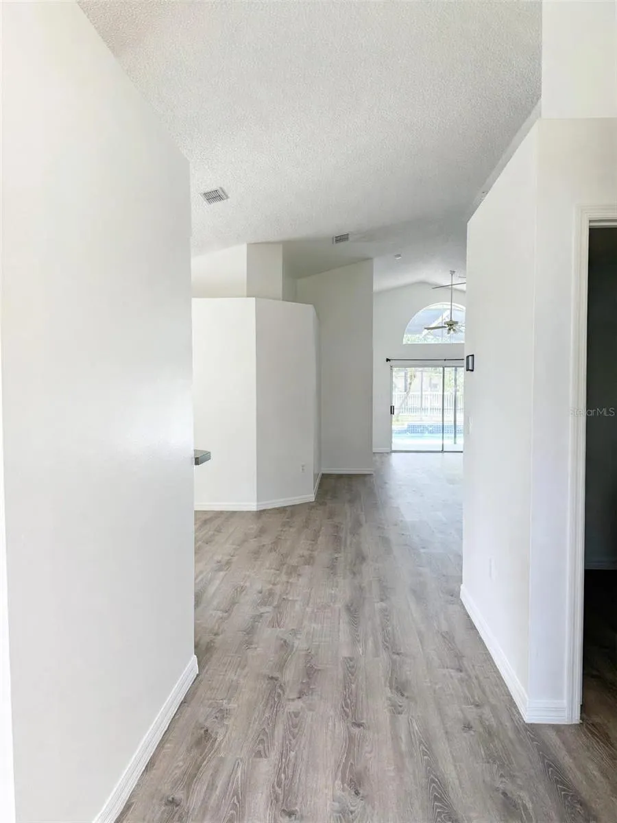 142 HARWOOD CIR