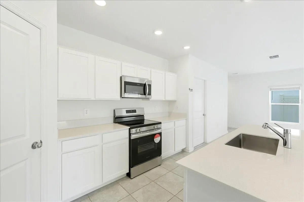 1140 TYLER LOOP