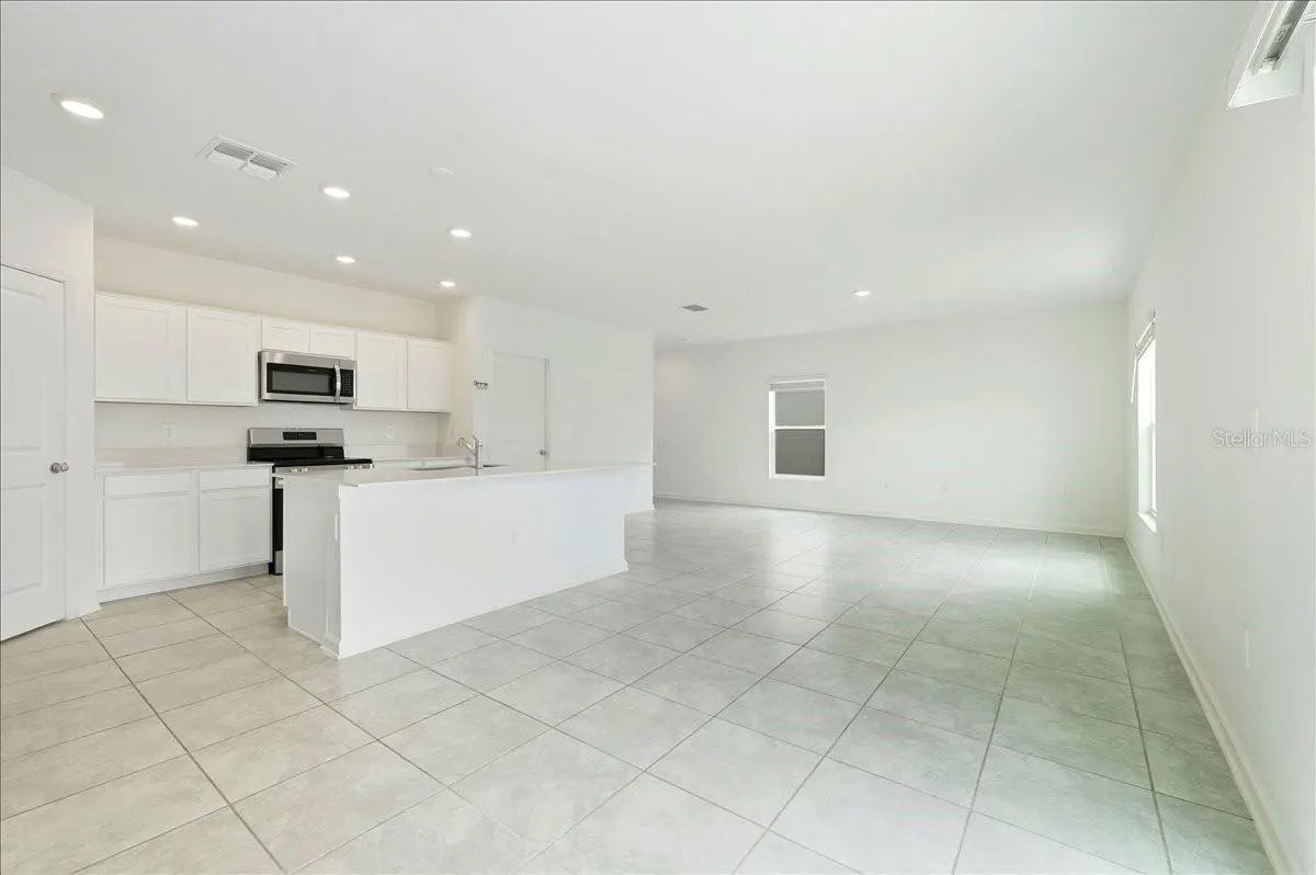 1140 TYLER LOOP