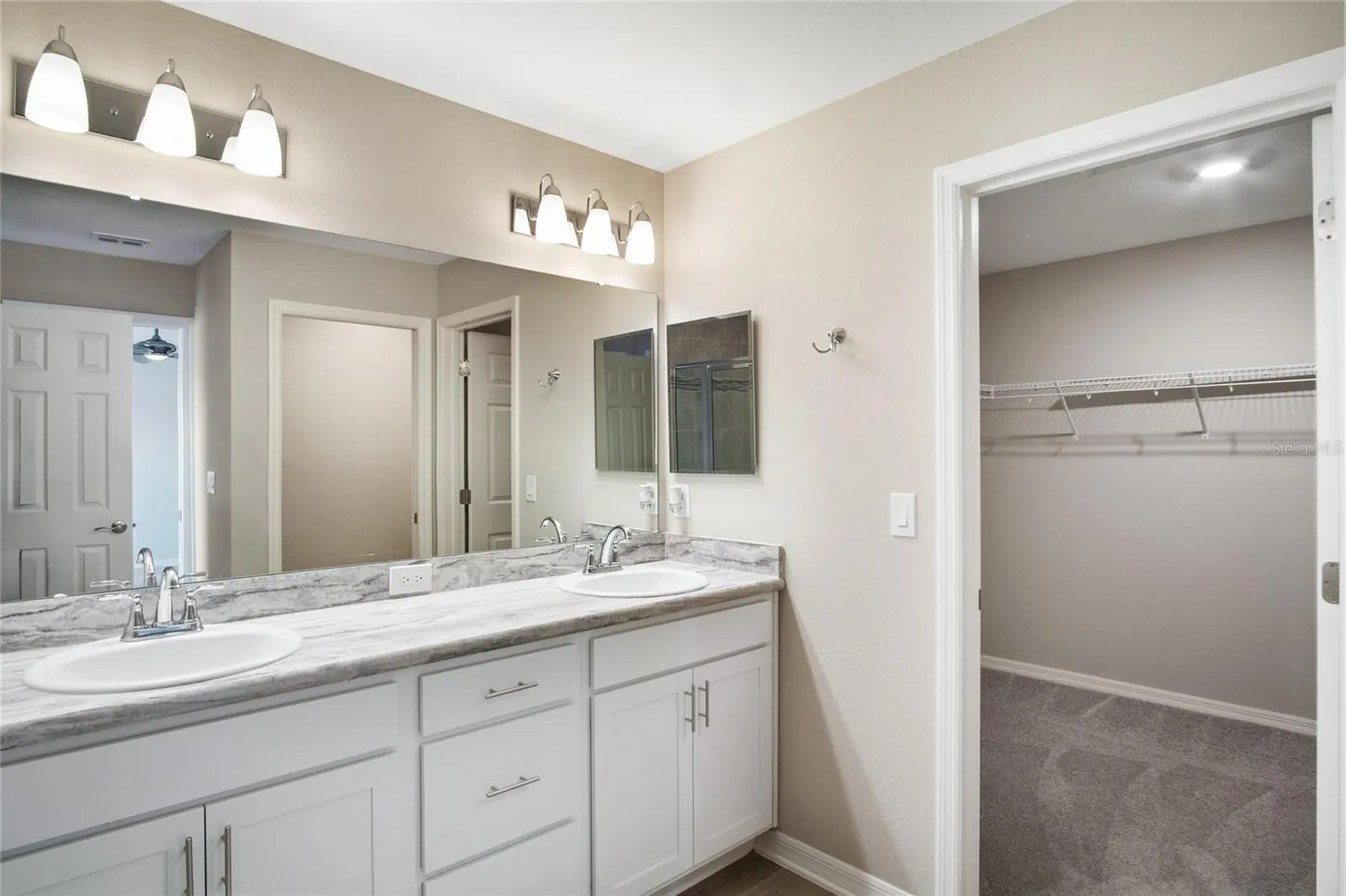 1075 TROPEA LN