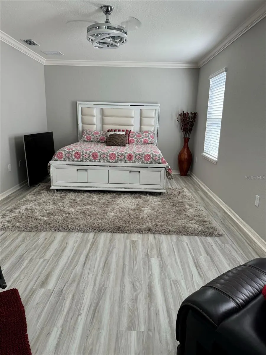 1016 CASCADE DR