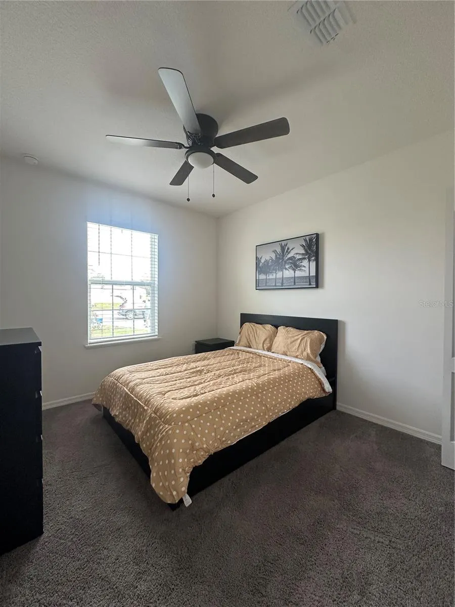 80 ZINNIA LN E