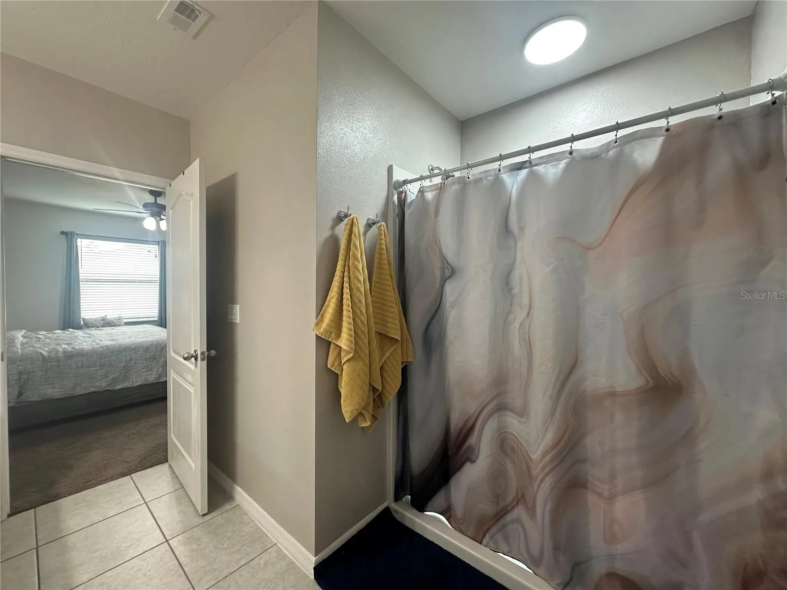 80 ZINNIA LN E