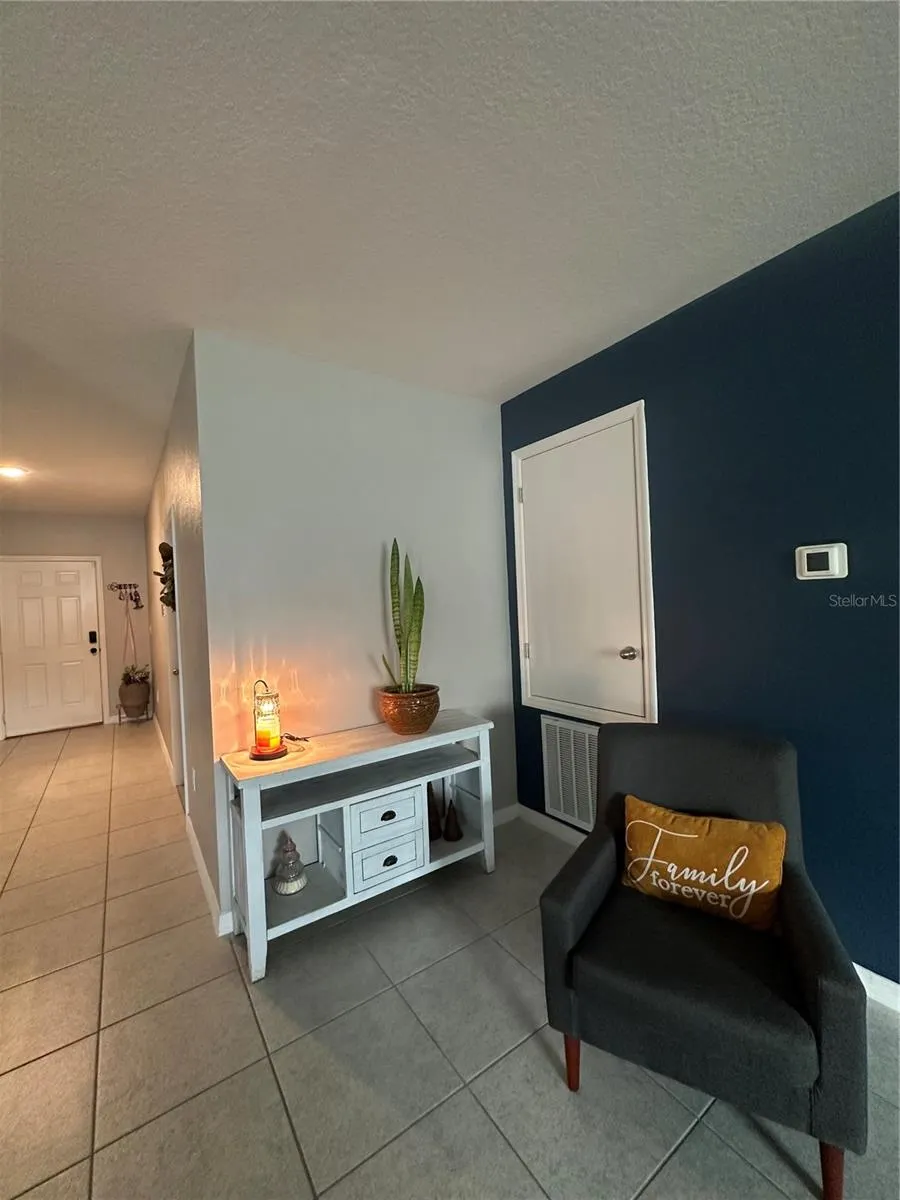 80 ZINNIA LN E