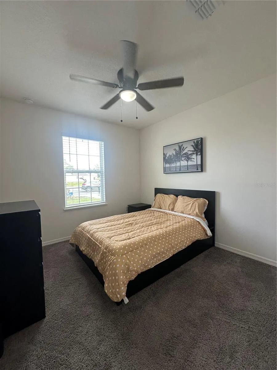 80 ZINNIA LN E