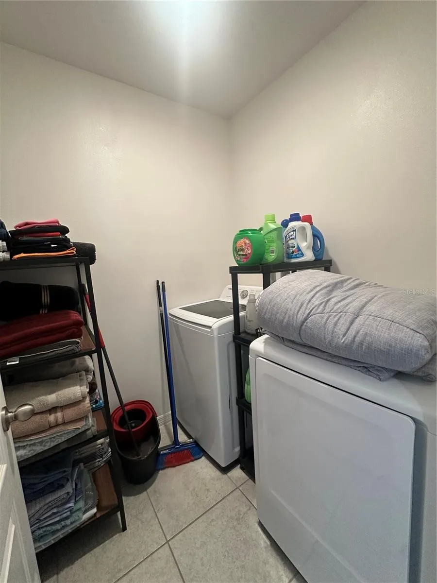 80 ZINNIA LN E