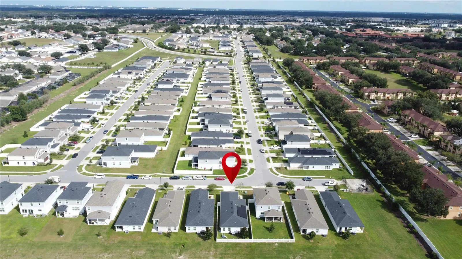 1124 PAPAYA CIR