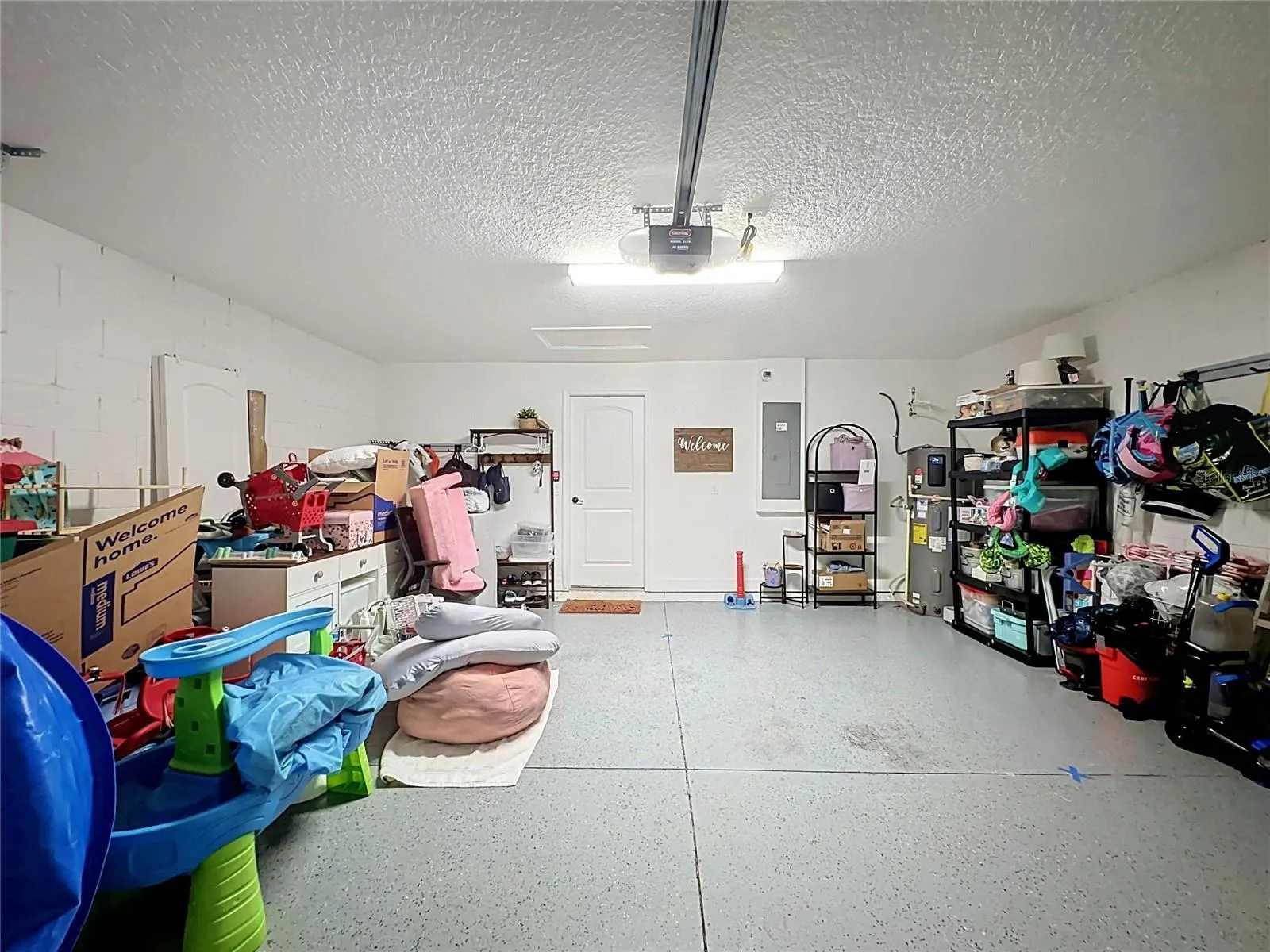 1124 PAPAYA CIR