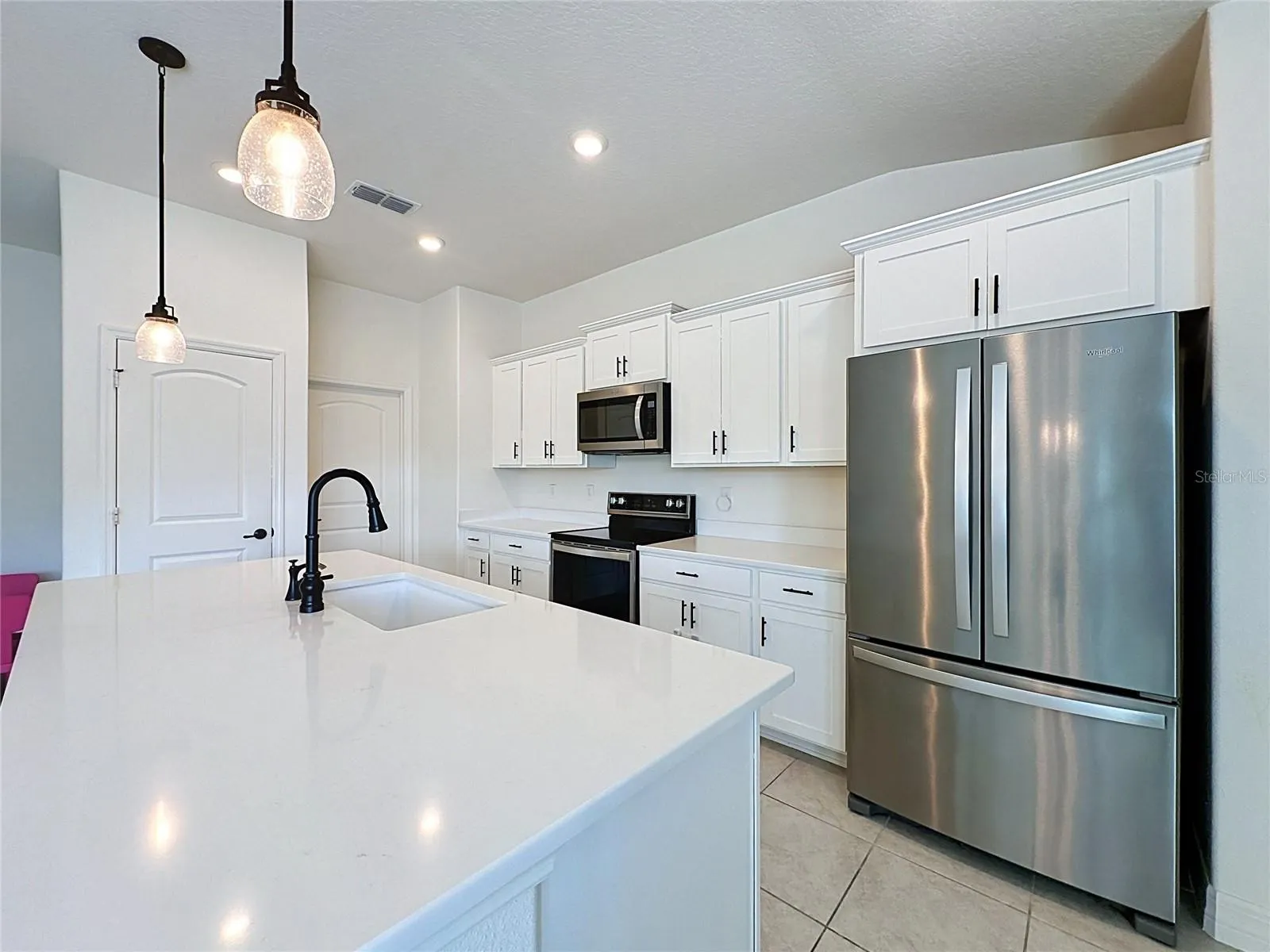 1124 PAPAYA CIR