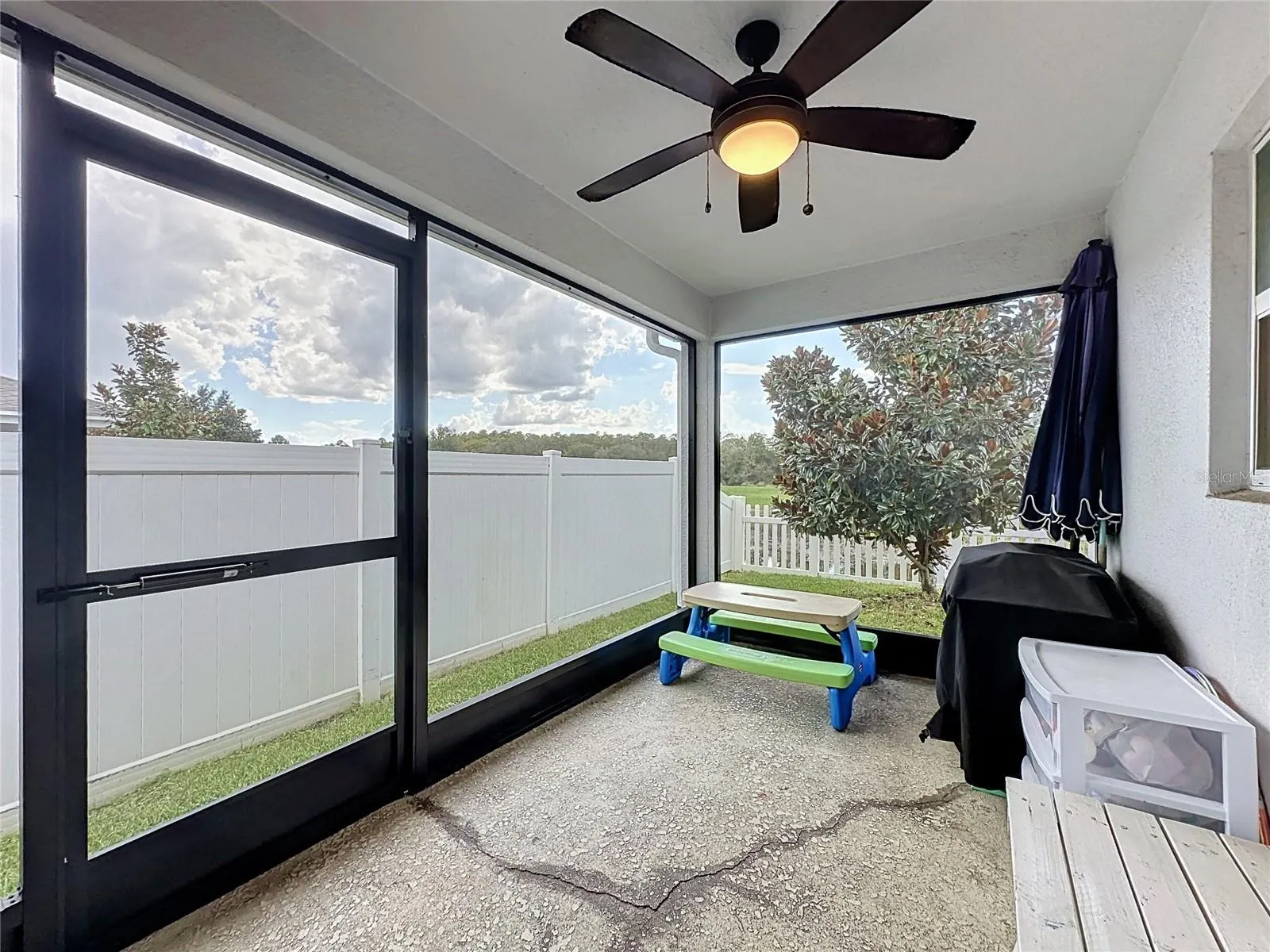 1124 PAPAYA CIR