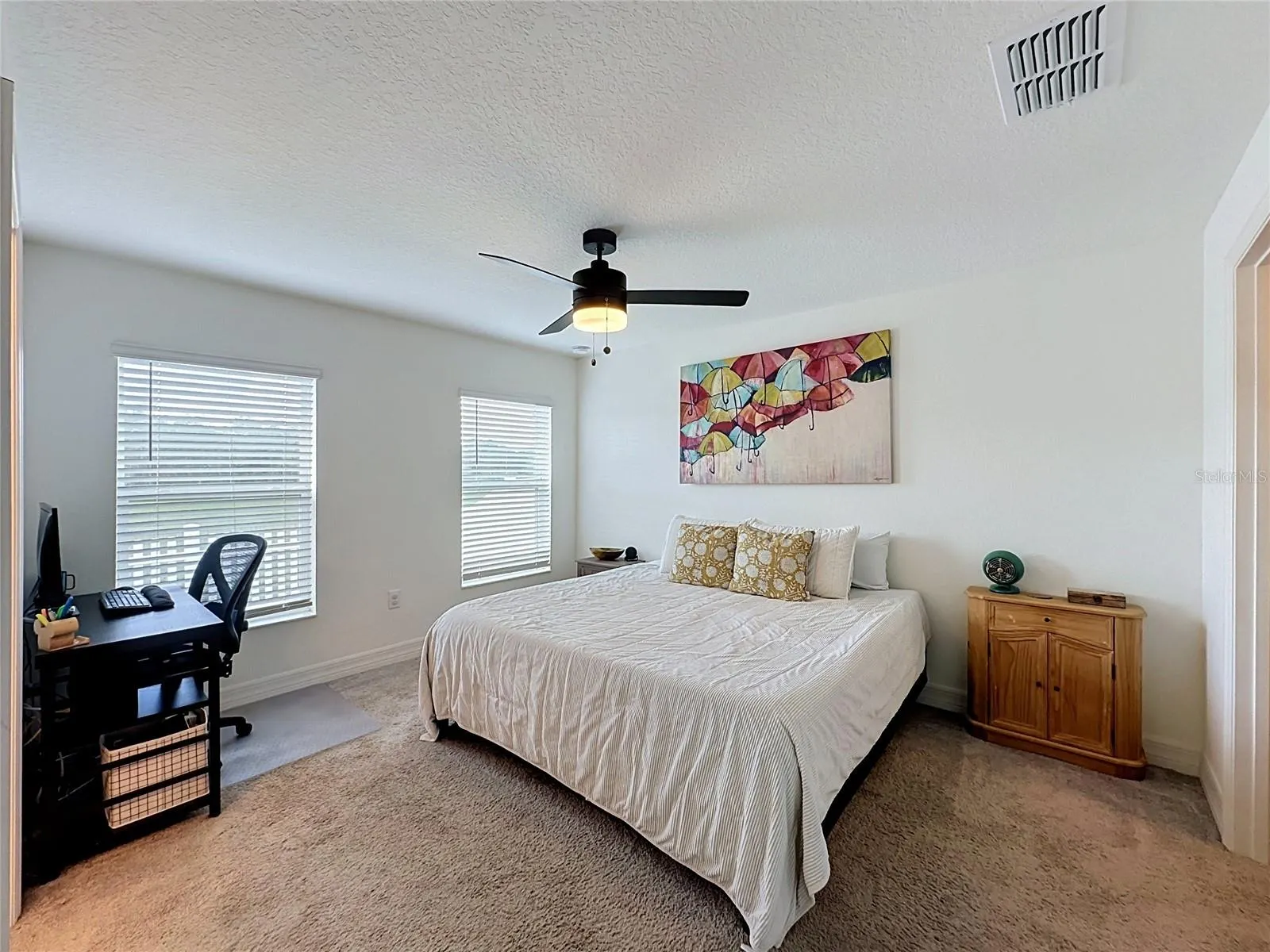 1124 PAPAYA CIR