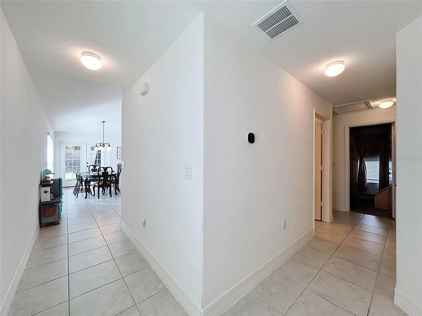 1124 PAPAYA CIR