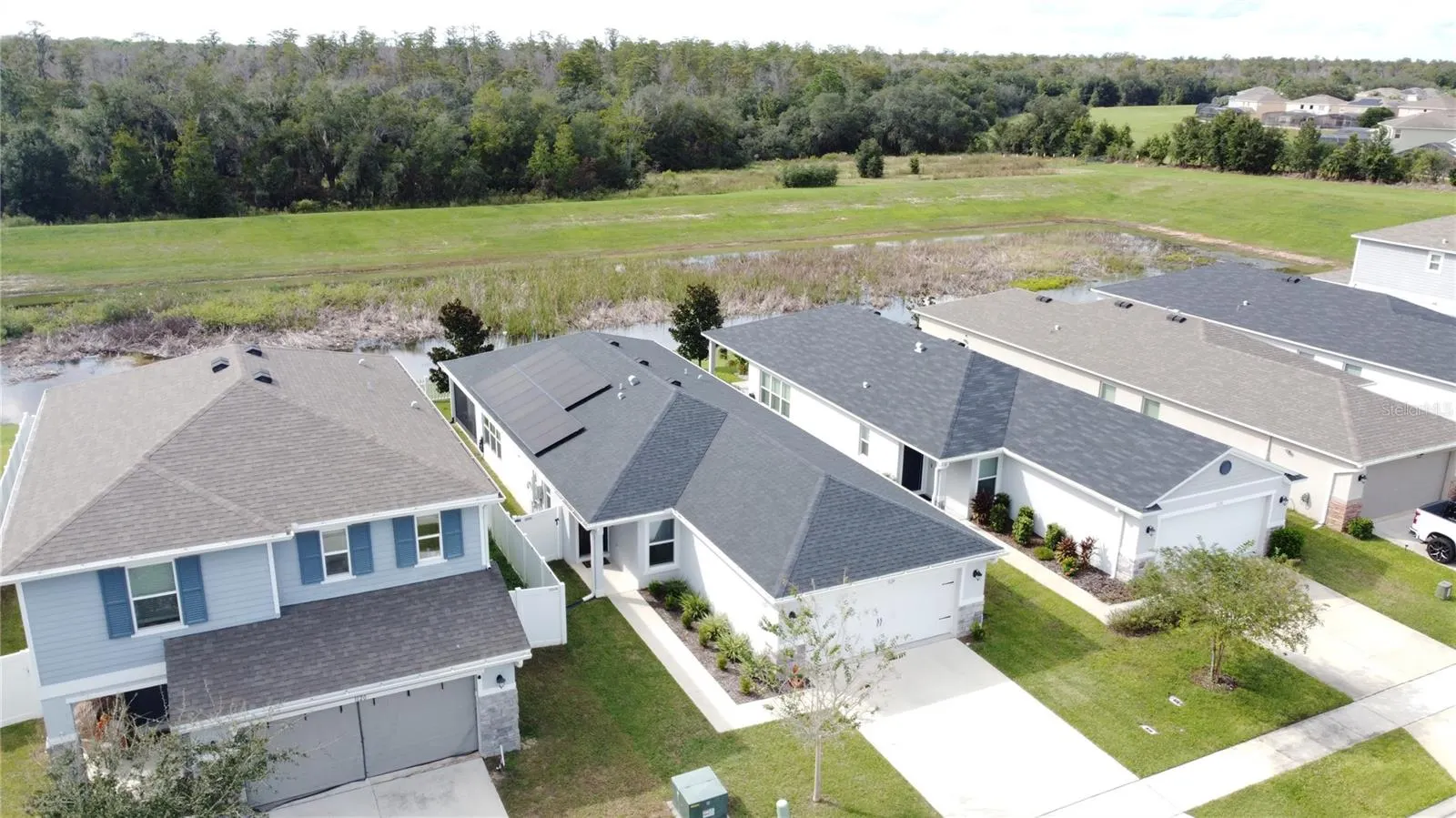 1124 PAPAYA CIR