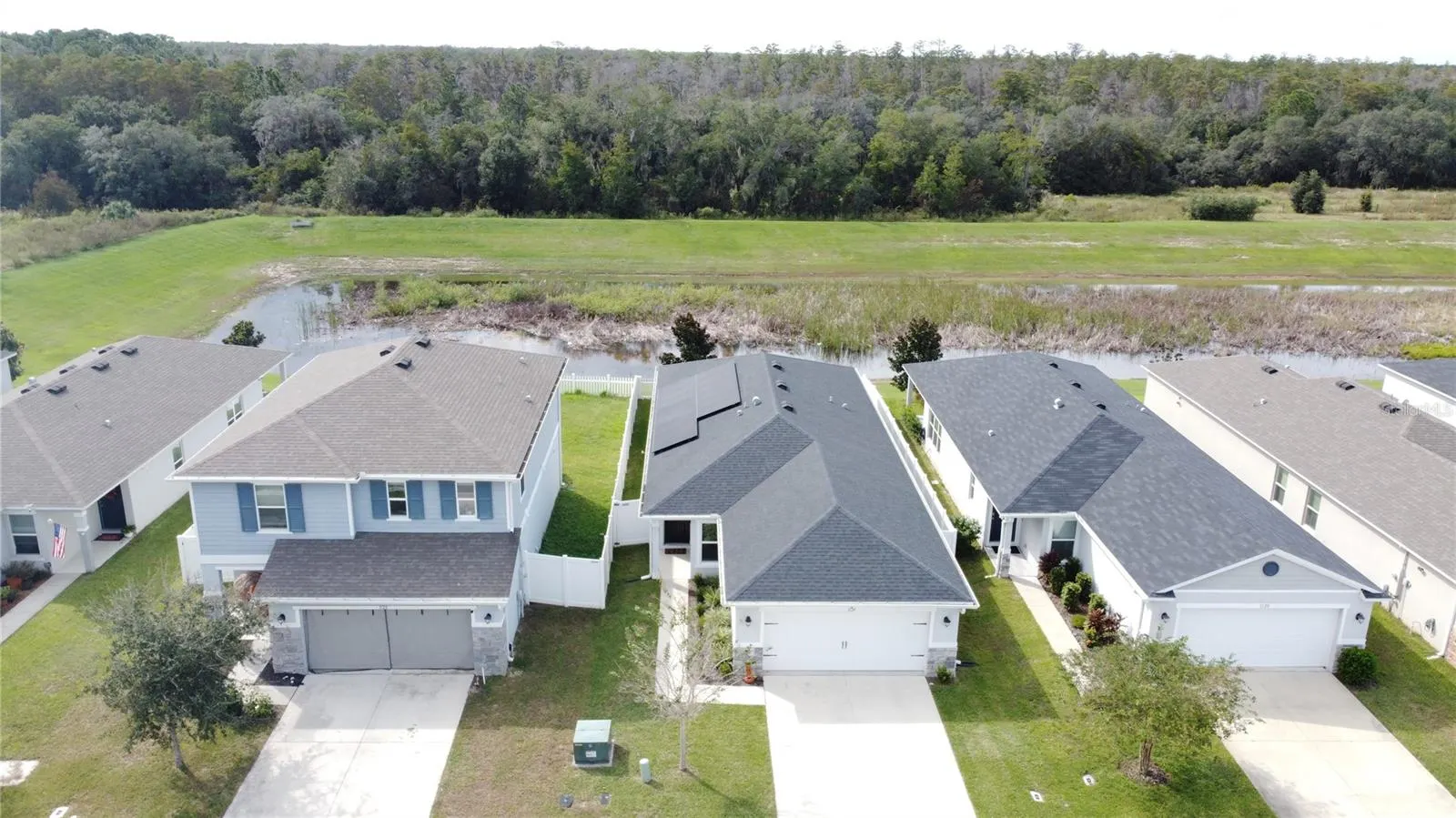 1124 PAPAYA CIR