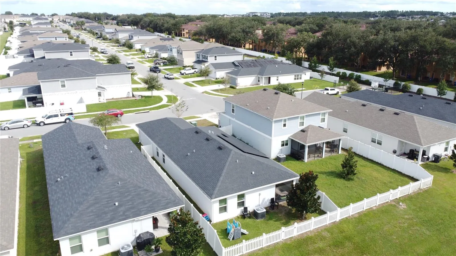 1124 PAPAYA CIR