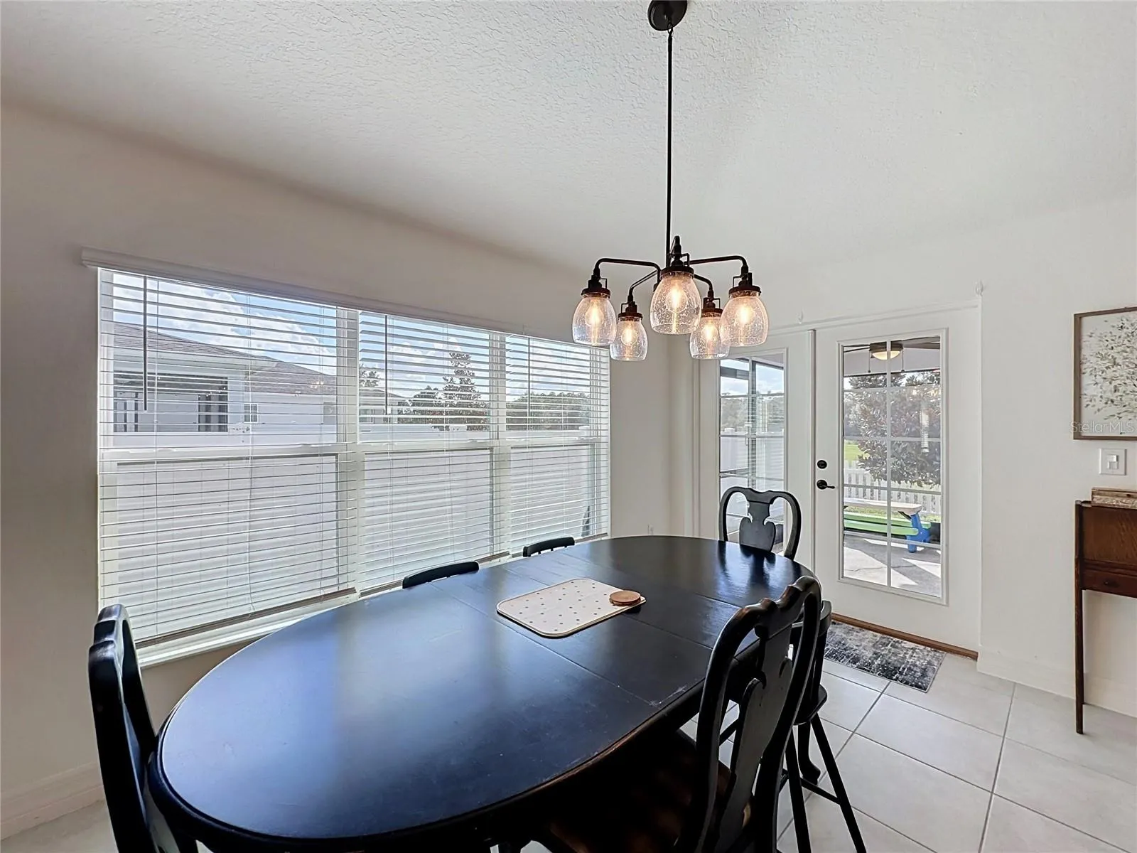 1124 PAPAYA CIR