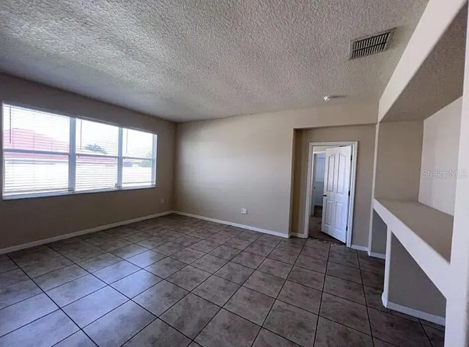 247 CANNA DR