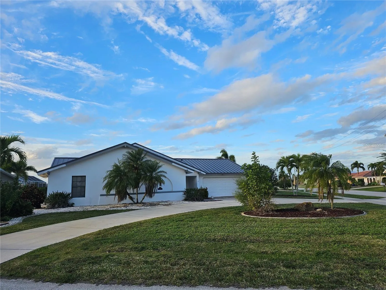 975 CORONADO DR