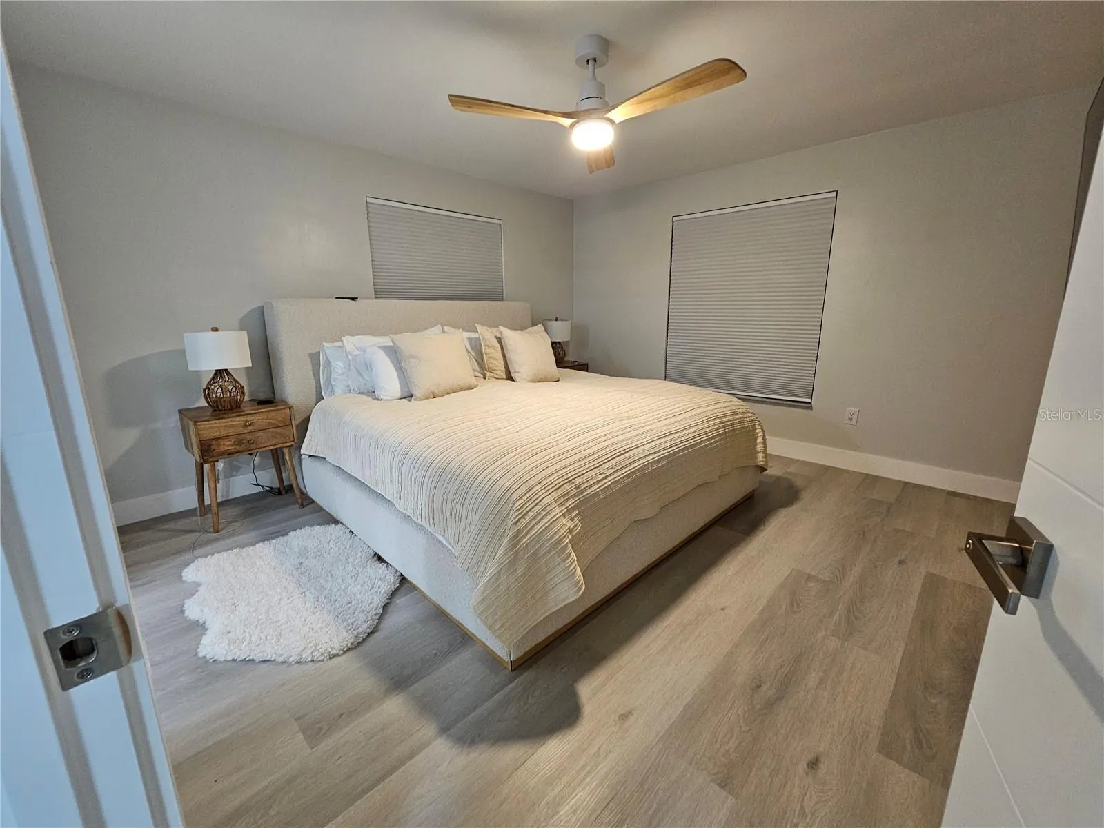 975 CORONADO DR