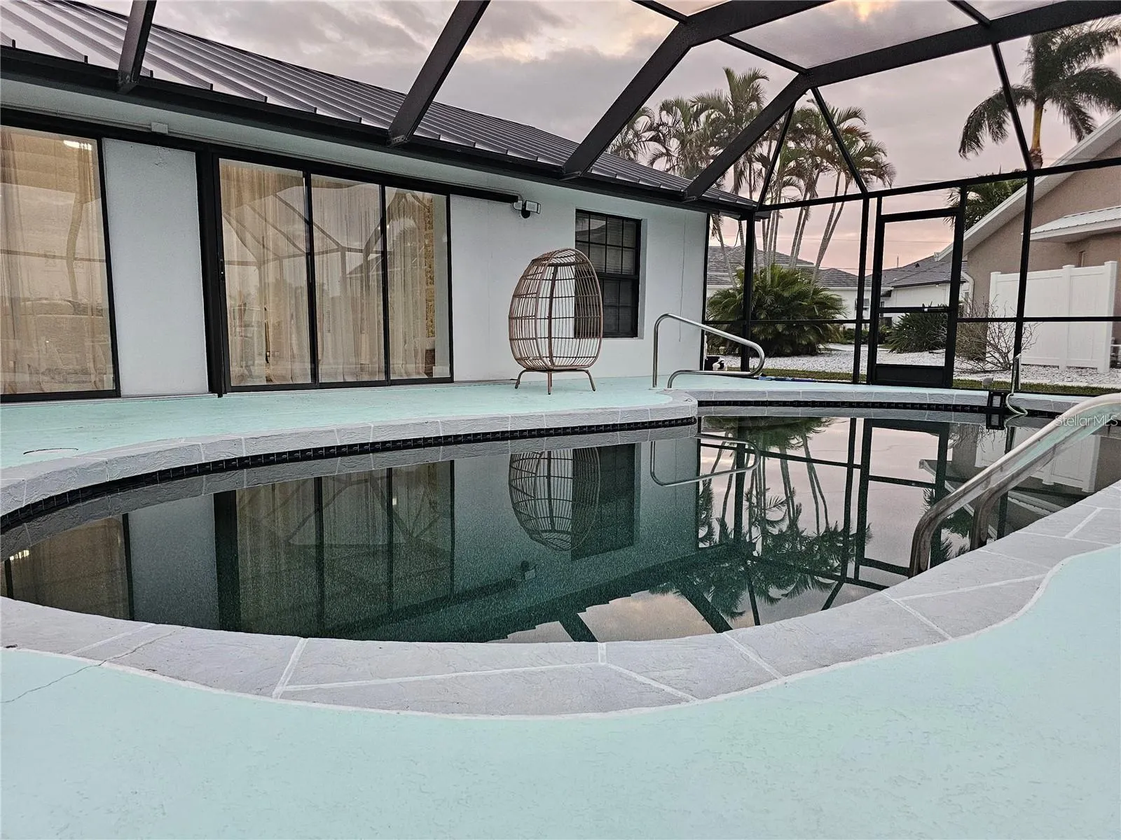 975 CORONADO DR