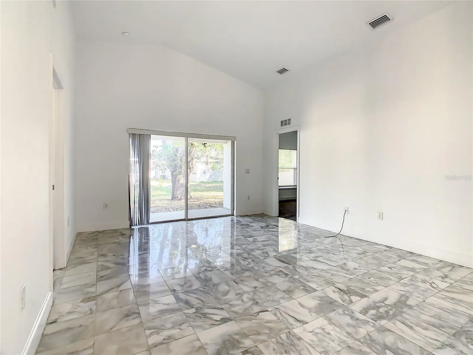 438 JAY CT
