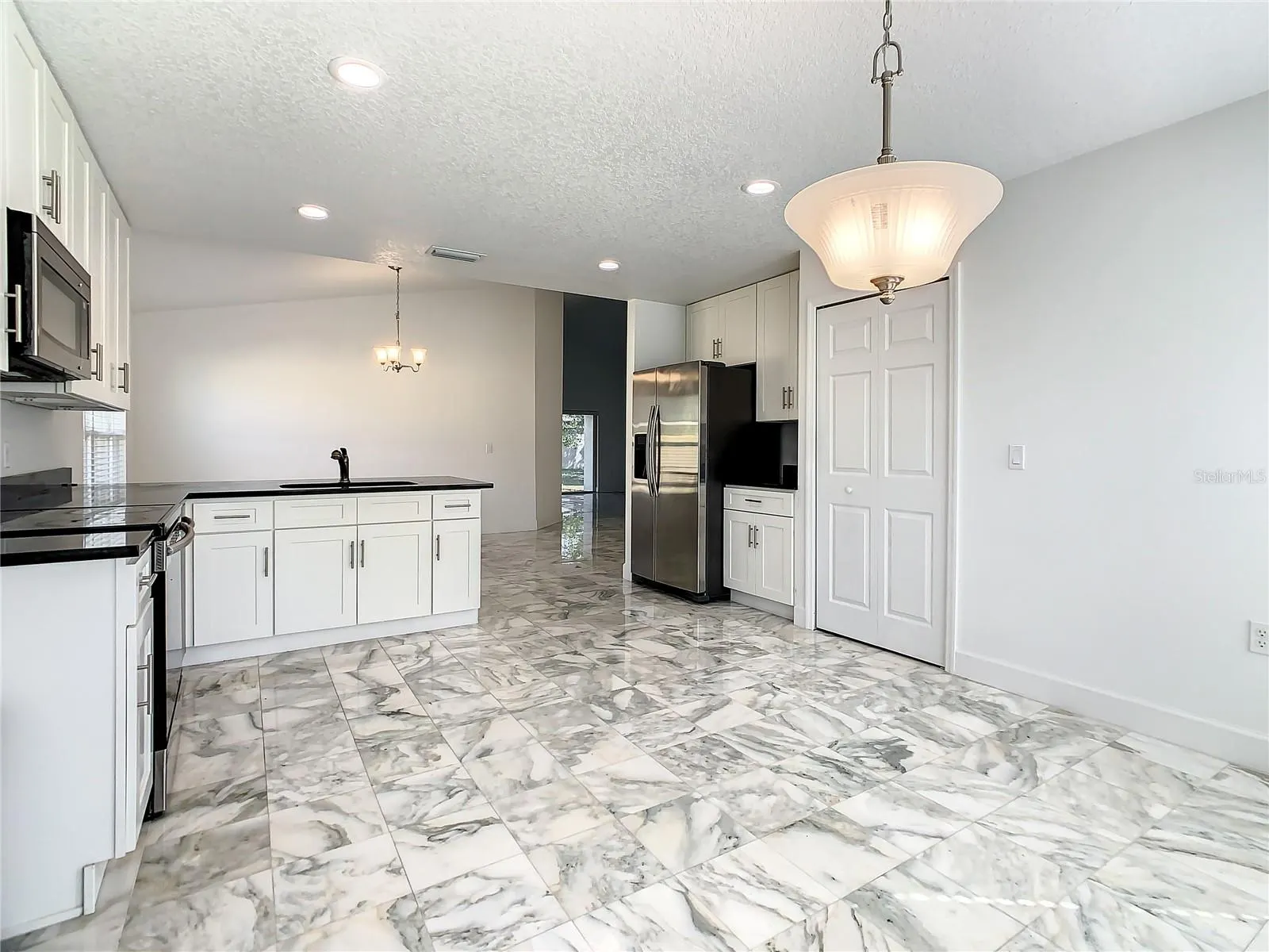 438 JAY CT