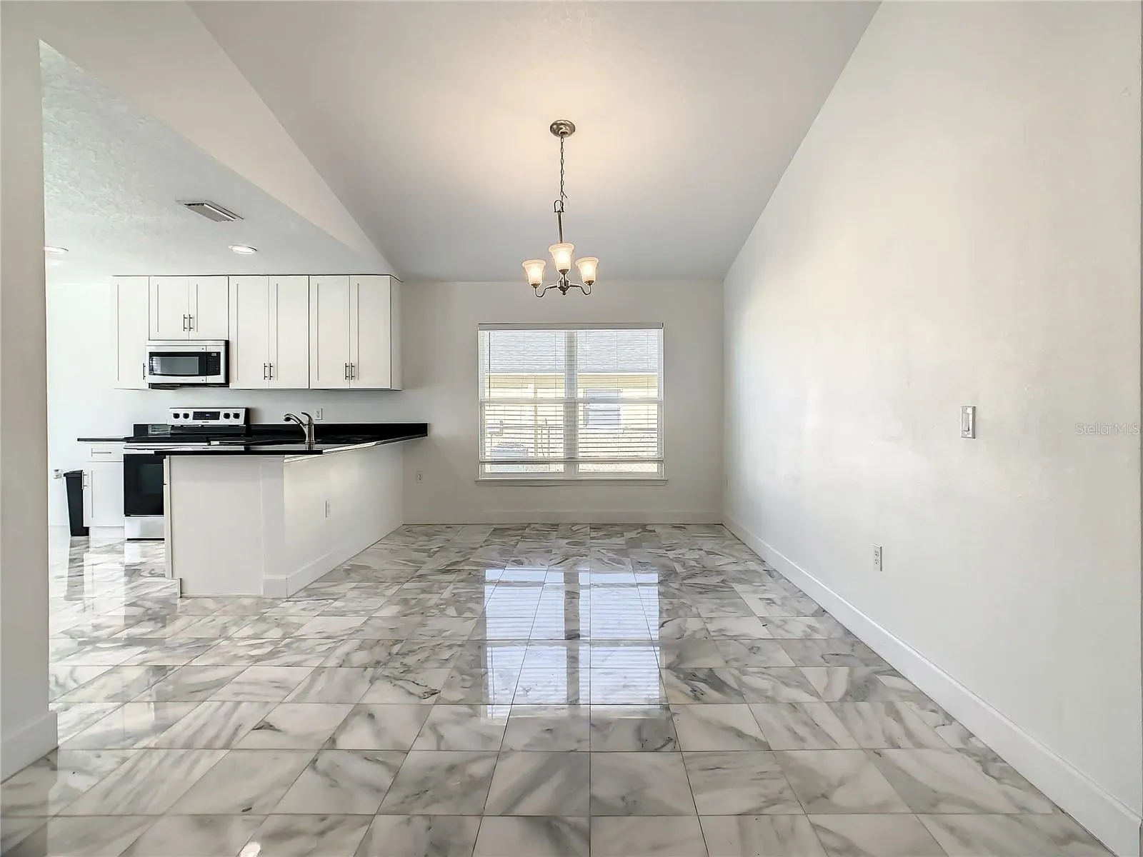 438 JAY CT