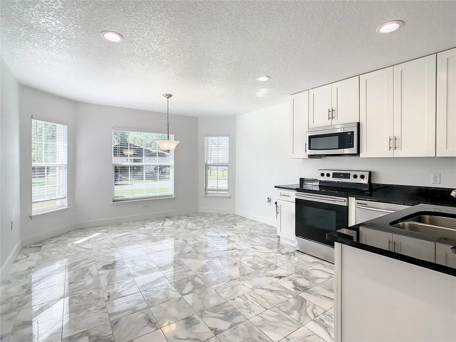438 JAY CT