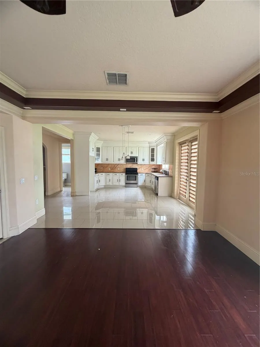 3961 GOLDEN FINCH WAY
