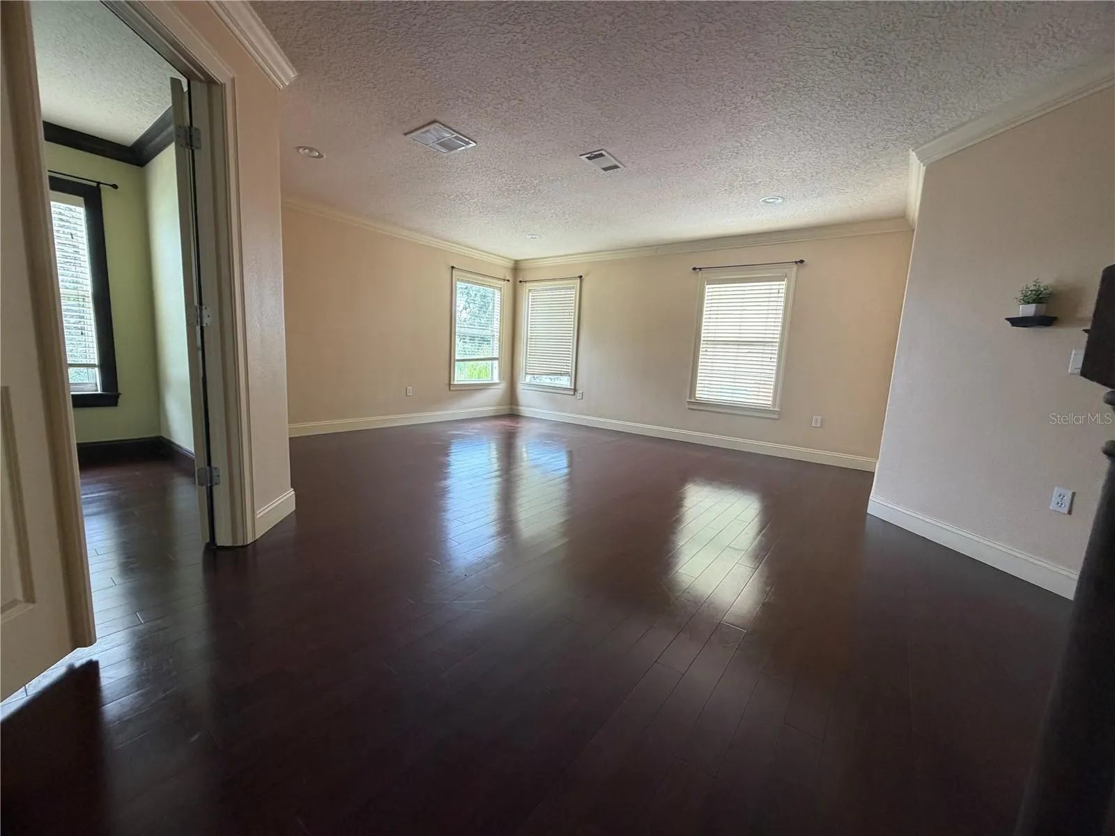 3961 GOLDEN FINCH WAY