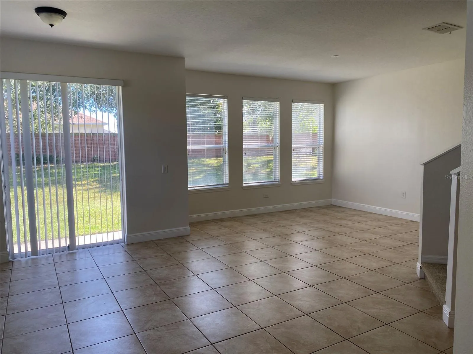 1903 ESTANCIA CIR #1903 #1903