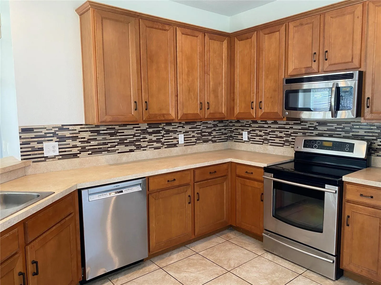 1903 ESTANCIA CIR #1903 #1903