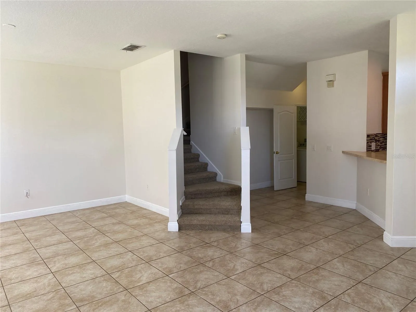 1903 ESTANCIA CIR #1903 #1903