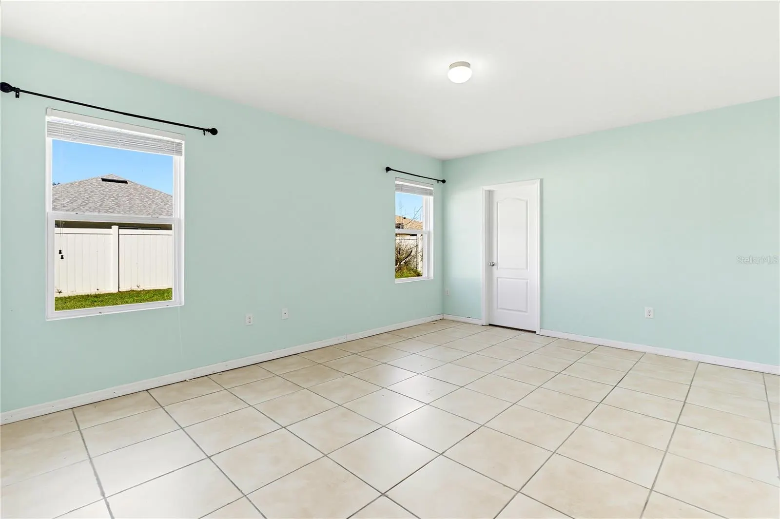 1085 BRENTON MANOR DR