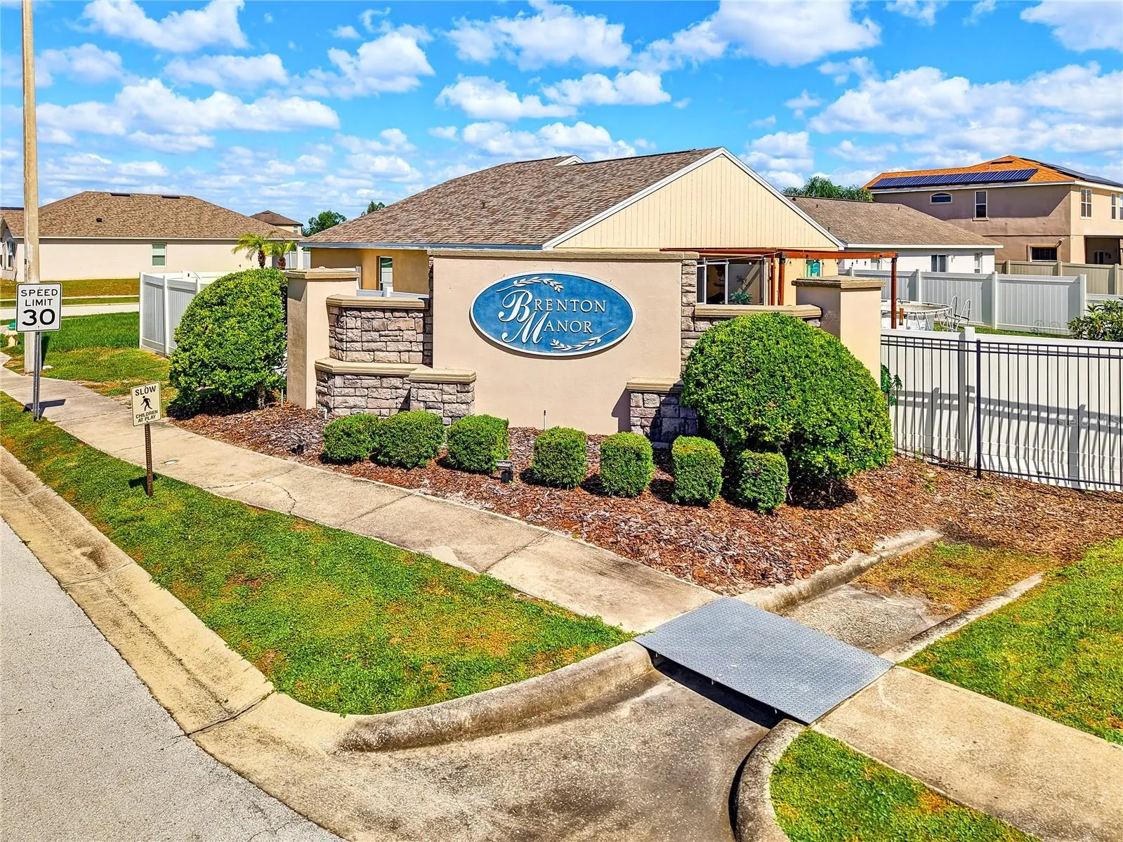 1085 BRENTON MANOR DR